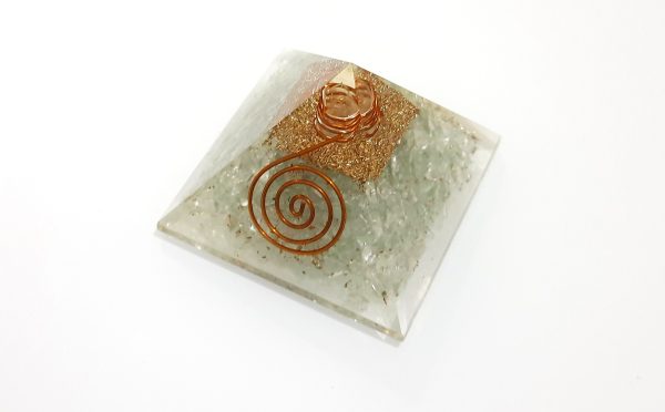 Green fluorite one chakra reiki coil orgone pyramid,50mm orgone real fluorite chips pyramid - Image 3