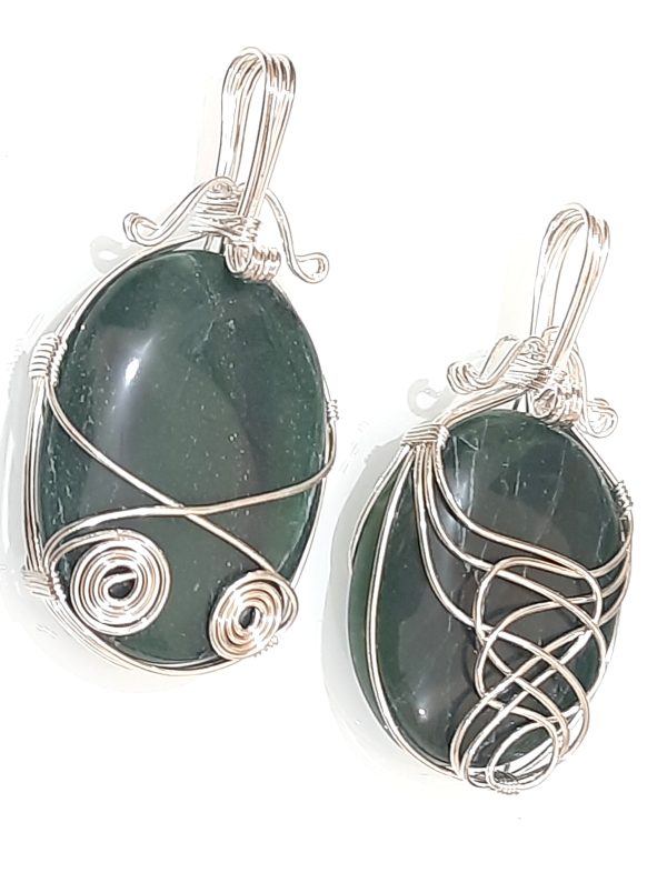 NATURAL GREEN JADE STONE CHAKRA WIREWRAPPED PENDANT